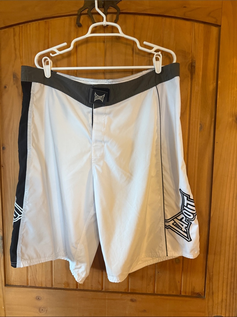 Mens TAPOUT shorts